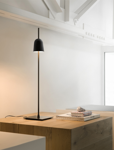 A04 Luceplan Ascent Tischleuchte tablelamp Designmoebel Innenarchitektur Basel